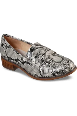 Skechers Women Nude Printed Loafers