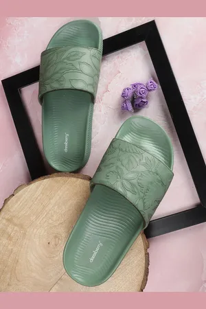 DressBerry Women Green Self Design Sliders