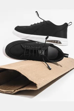 TRY ME Men Textured Lightweight Memory Foam Contrast Sole Canvas Lace-Up Sneakers