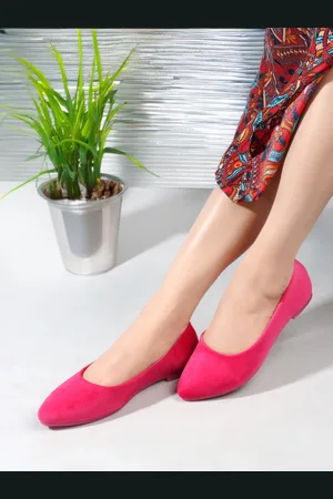 DressBerry Magenta Round Toe Velvet Ballerinas
