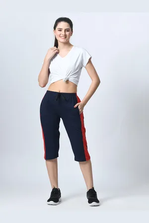 BAESD Women Colourblocked Slim Fit Mid-Rise Cotton Capris