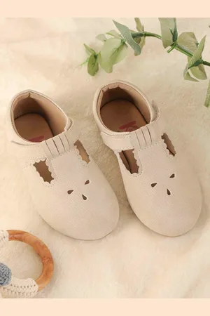 KICKS & CRAWL Girls Textured Ballerinas With Laser Cuts