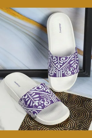 DressBerry Women Purple Printed Sliders