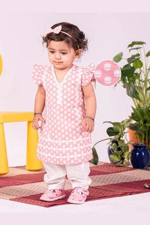 Vastramay Girls Floral Printed Regular Pure Cotton Kurta with Pyjamas