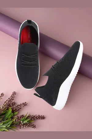 TRASE Women Black Woven Design Sneakers