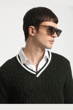 The Bear House Men Self Design V-Neck Long Sleeves Slim Fit T-shirt