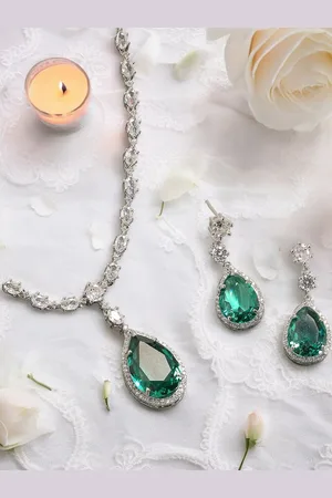 OOMPH AD Studded Drop Jewellery Set
