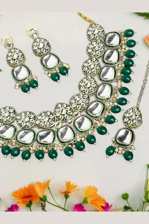 OOMPH Kundan Studded & Beaded Jewellery Set