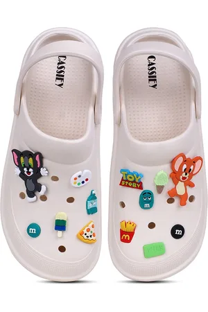 CASSIEY Women Self Design Lightweight Clogs