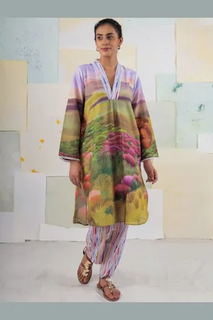 BUTA BUTI Graphic Printed V-Neck Flared Sleeves Straight Pure Cotton Kurta With Trousers