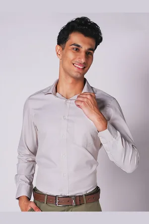 INSPIRO Men Solid Spread Collar Slim Fit Formal Shirt