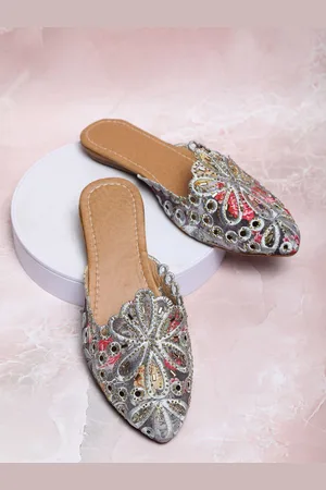 FABBMATE Women Embellished Round Toe Mules