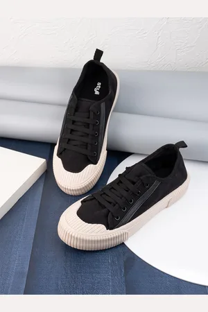 Styli Men Lace Up Textured Sole Casual Shoes