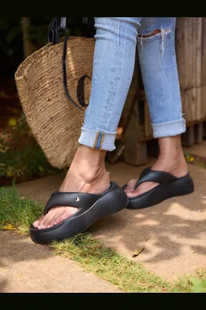 CAÏ Women Jet Black Thong Slides