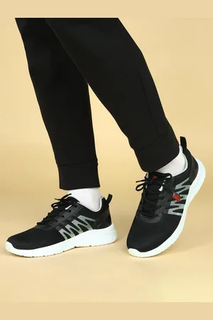 PARAGON Men Textured Cushioned Insole & Sturdy Construction Sneakers