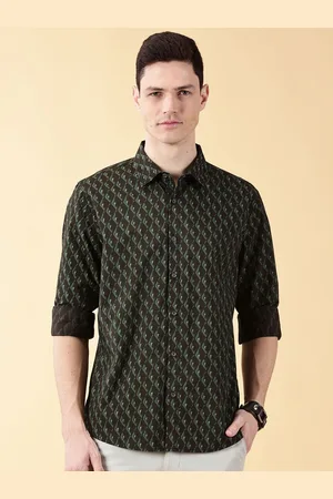 VALEN CLUB Men Geometric Printed Spread Collar Slim Fit Casual Shirt