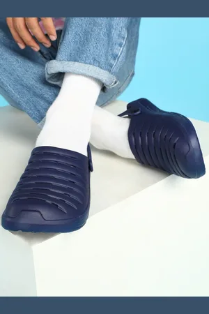 PARAGON Men Anti-Skid Clogs
