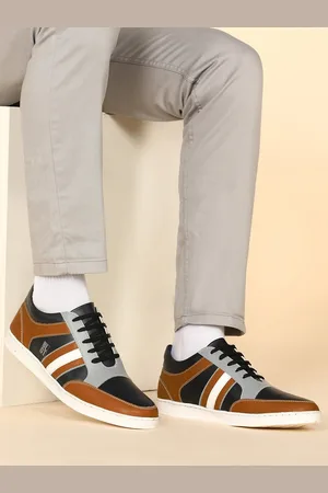 PARAGON Men Colourblocked Cushioned Insole Sneakers