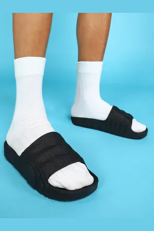 PARAGON Men Textured Lightweight Rubber Sliders