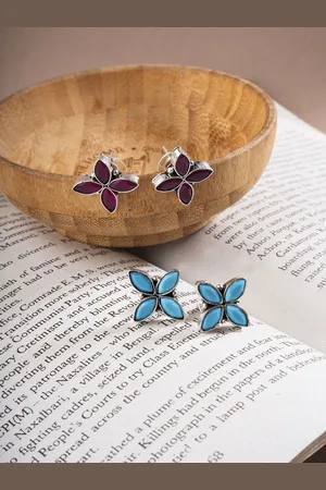 EL REGALO Set of 2 Stone-Studded Floral Studs Earrings