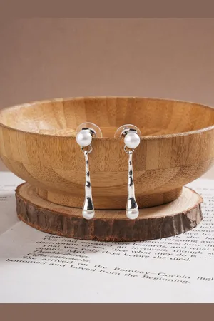 EL REGALO Beaded Contemporary Drop Earrings