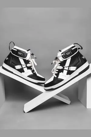 THE WHITE POLE Men Colourblocked Round Toe Memory Foam Lightweight Sneakers