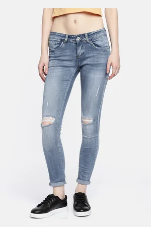 Deal Women Blue Slim Fit Mid-Rise Mildly Distressed Jeans