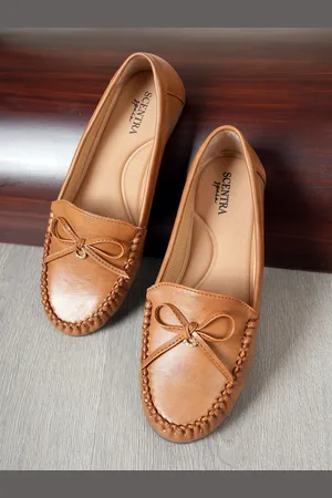 Scentra Women Round Toe Comfort Insole Loafers