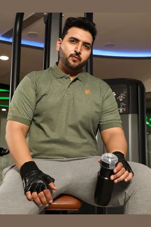 Instafab Men Solid Polo Collar Relaxed Fit T-shirt