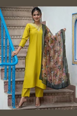 ASPORA Floral Yoke Design Sequinned Chanderi Silk Straight Kurta With Trouser & Dupatta