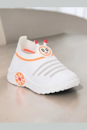 Lil Lollipop Kids Round Toe Musical Chu Chu Sneakers