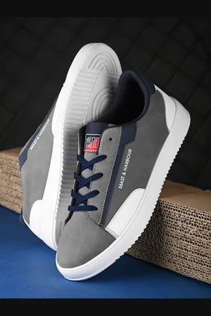Mast & Harbour Men Grey Colourblocked Round Toe Lightweight Sneakers