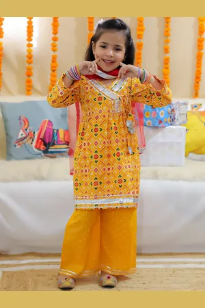 BownBee Girls Floral Printed Regular Pure Cotton Kurta with Trousers & With Dupatta