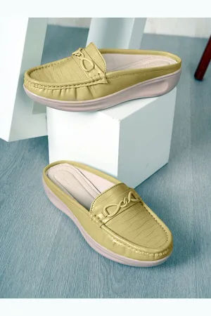 Scentra Women Round Toe Comfort Insole Loafers