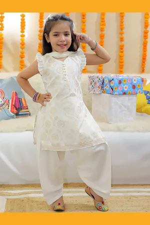 BownBee Girls Floral Printed Regular Chanderi Silk Kurta with Salwar & With Dupatta