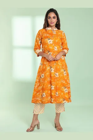 Charukriti Women Floral Printed Regular Kurta with Trousers