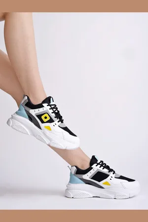 Shoetopia Girls Colourblocked Sneakers