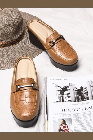 THE WHITE POLE Textured Wedge Mules