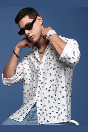 SHOWOFF Men Premium Slim Fit Opaque Geometric Printed Casual Shirt
