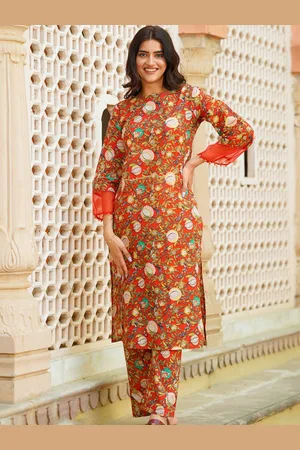 Ambraee Floral Printed Round Neck Regular Straight Kurta With Trousers