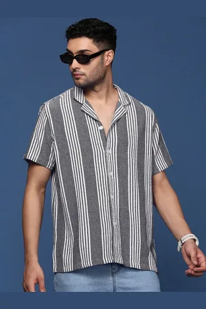 SHOWOFF Men Standard Opaque Striped Casual Shirt