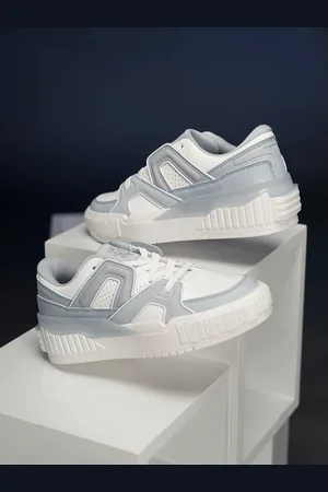 Red Tape Women Colourblocked Memory Foam Sneakers
