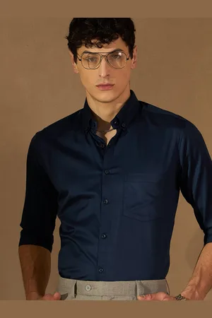 DENNISON Men Navy Blue Comfort Regular Fit Solid Formal Shirt
