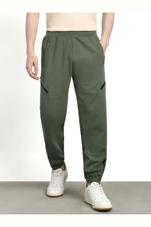 NOBERO Men Travel 10 Feature Oversized Joggers