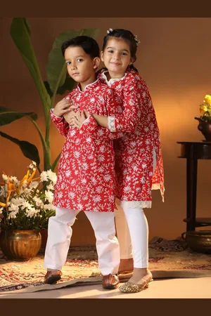 Vastramay Girls Floral Printed Regular Pure Cotton Kurta With Leggings