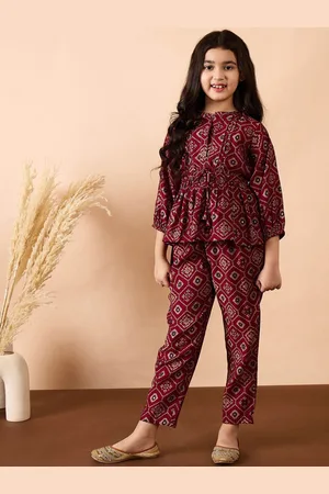Stylo Bug Girls Bandhani Printed Regular Kurti with Trousers
