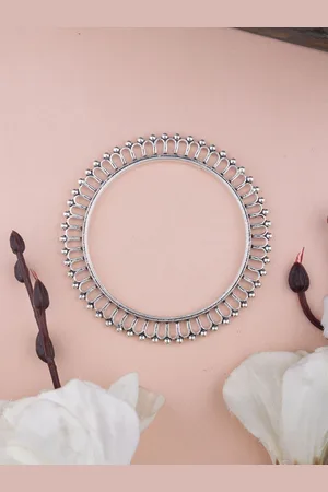 Shyle Carved Embossed Gokhru Bangle