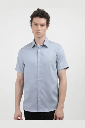 Calvin Klein Men Solid Slim Fit Opaque Casual Shirt