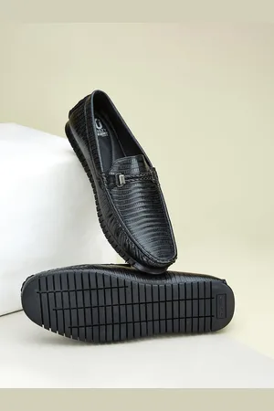 Duke Men Textured Buckle Detailed Lightweight Loafers