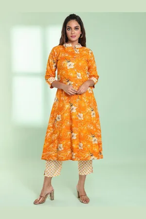Charukriti Women Floral Printed Regular Kurta with Trousers
